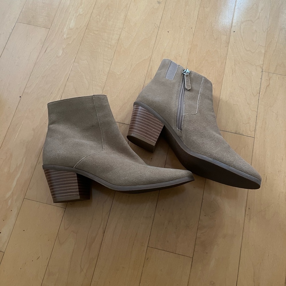 Nordstrom rack suede tan ankle booties with zipper